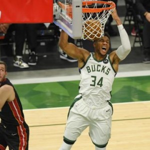 开云体育app下载-【观察】季后赛彰显雄鹿成长 复仇已是时间问题？